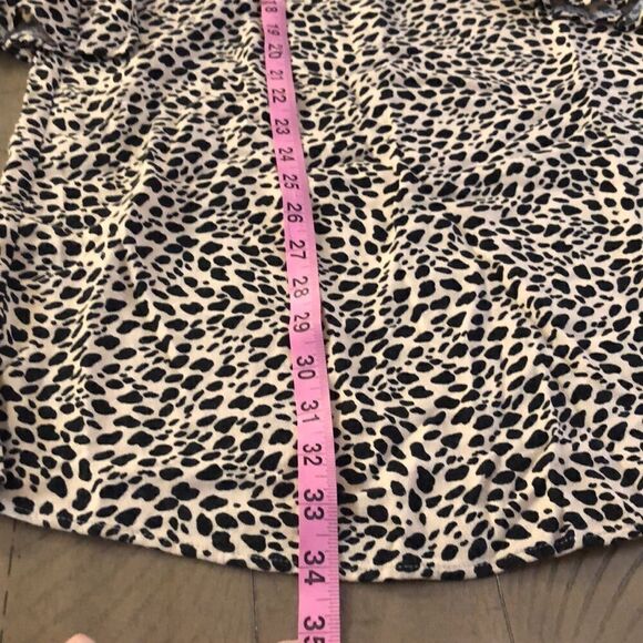 Leopard print shift dress with flutter sleeves 4 - Picture 7 of 14